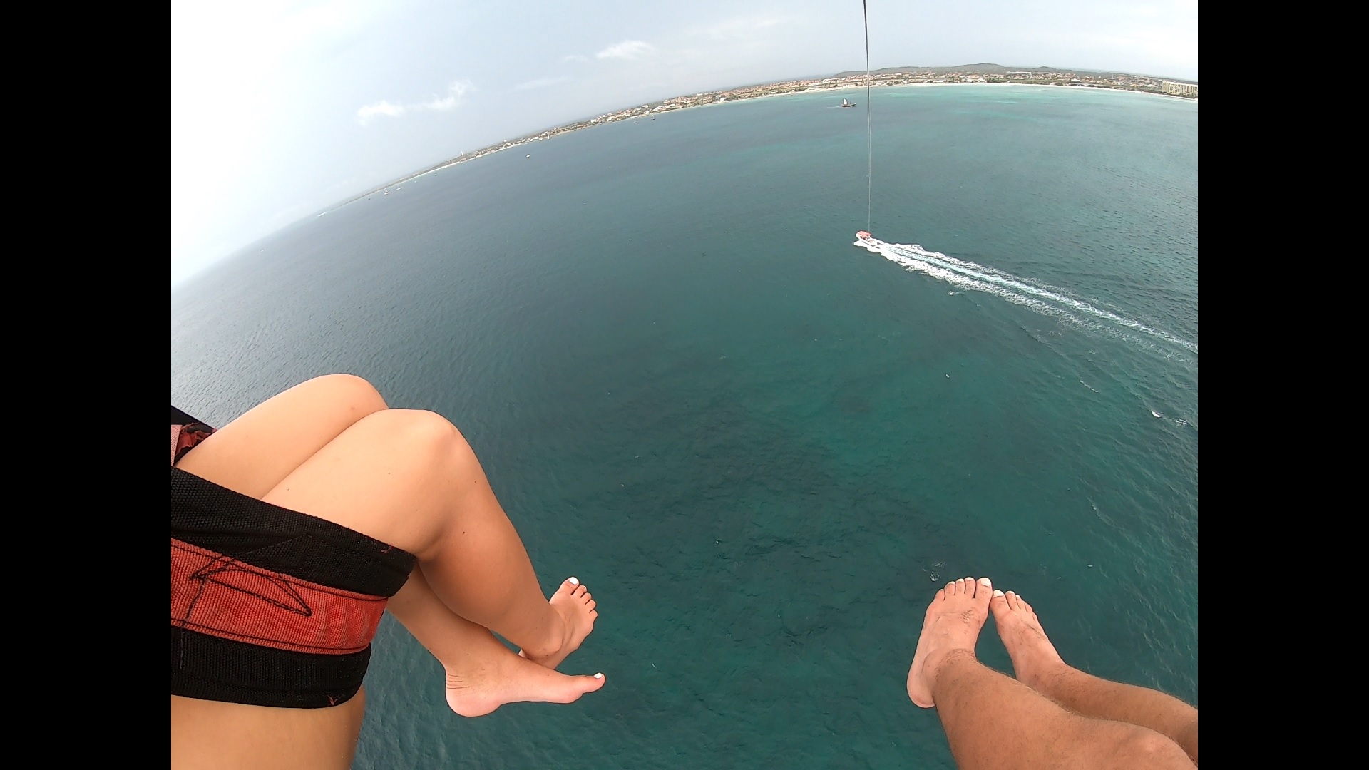 Tandem parasailing voor de kust van Aruba