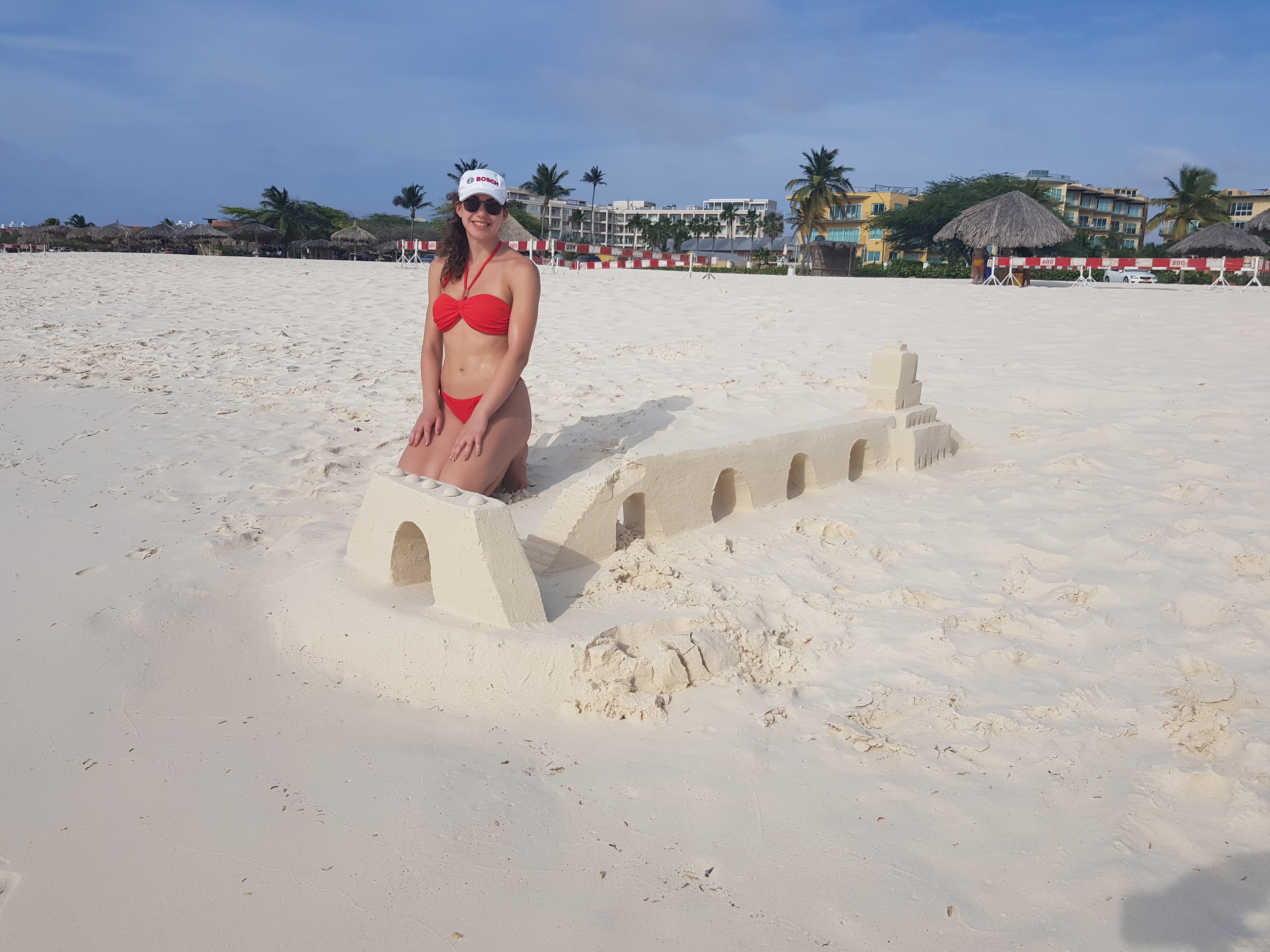 Zandkasteel bouwen op het strand
